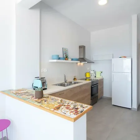 Rodamos Apartment *